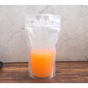 Bán buôn tùy chỉnh bao bì chất lỏng túi đứng lên nước Nhựa nước trái cây rượu uống Pouch với rơm - Product Image 3