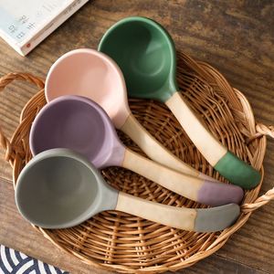 Cuchara de Cerámica Estilo Japonés para Arroz y Sopa, Cuchara de Porcelana de Mango Largo para Ensalada y Postre, Diseño de Mango Curvo, Cuchara para Café - Product Image 3