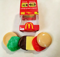 Nouveau design NeeD Oh Burger Cube Squishy Plush Fidget Toy pour les 3 ans et plus, apaise l'humeur, fournit un soulagement sensoriel, réduit l'anxiété, non toxique