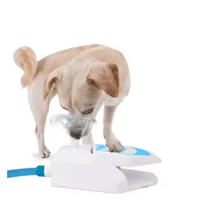 Hot vendas pet cão gato beber ao ar livre empurrar pedal água passo no dispensador alimentador fonte sprinkler para animais de estimação