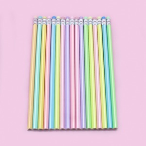 Crayons triangulaires pour usage scolaire, logo personnalisable, crayons standard, crayons HB multicolores élégants - Product Image 2