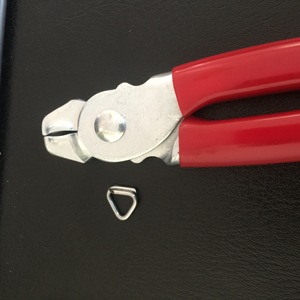 Alicates Profesionales para Anillos de Cerdo (Mordaza Curva) Rojos, 7.5 pulgadas de largo, 1/2 pulgada de ancho de mordaza, para Cercas, Jaulas de Animales y Rejas - Product Image 4