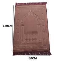 Tapis de prière islamique de luxe Sajadah en tissu flanelle avec mousse à mémoire de forme, motif mosquée en relief, lavable, pour usage domestique - Vente chaude en gros