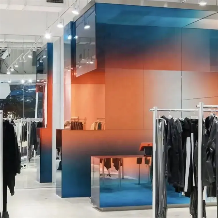 Цветное прозрачное градиентное цветное стекло с переливающимся покрытием