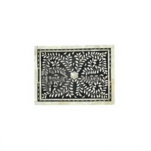 Bandeja de Madera de Lujo Negra con Incrustaciones Florales, Plato Artesanal para Mesa de Centro, Decoración para Comedor y Cocina, Centro de Mesa, Juego de Platos para Servir - Product Image 1