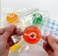 Balle anti-stress à presser 6 cm, sensation gelée fruitée, balle à ventouse, jouet sensoriel pour enfants et adultes, cadeau pour fêtes et événements