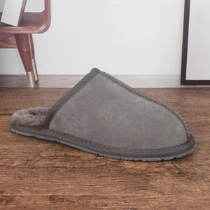 Pantoufles d'intérieur d'hiver pour femmes, <span class=keywords><strong>chaussons</strong></span> UGGSS chauds et antidérapants, en peluche, doublés en polaire, avec tige en daim - Product Image 1