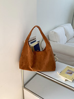 Tas Selempang Wanita Bahan PU Suede Terbaru, Kapasitas Besar, Model Tote Bag untuk Musim Gugur dan Musim Dingin, Penutup Kancing, Tas Ketiak Wanita