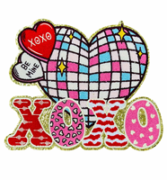 Patch en chenille XOXO en forme de cœur, thermocollant pour la Saint-Valentin avec bordure dorée scintillante