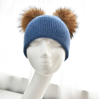 Bonnet d'hiver tricoté personnalisé avec double pompon en fourrure véritable Chapeau de ski en tricot de laine chaud pour femmes