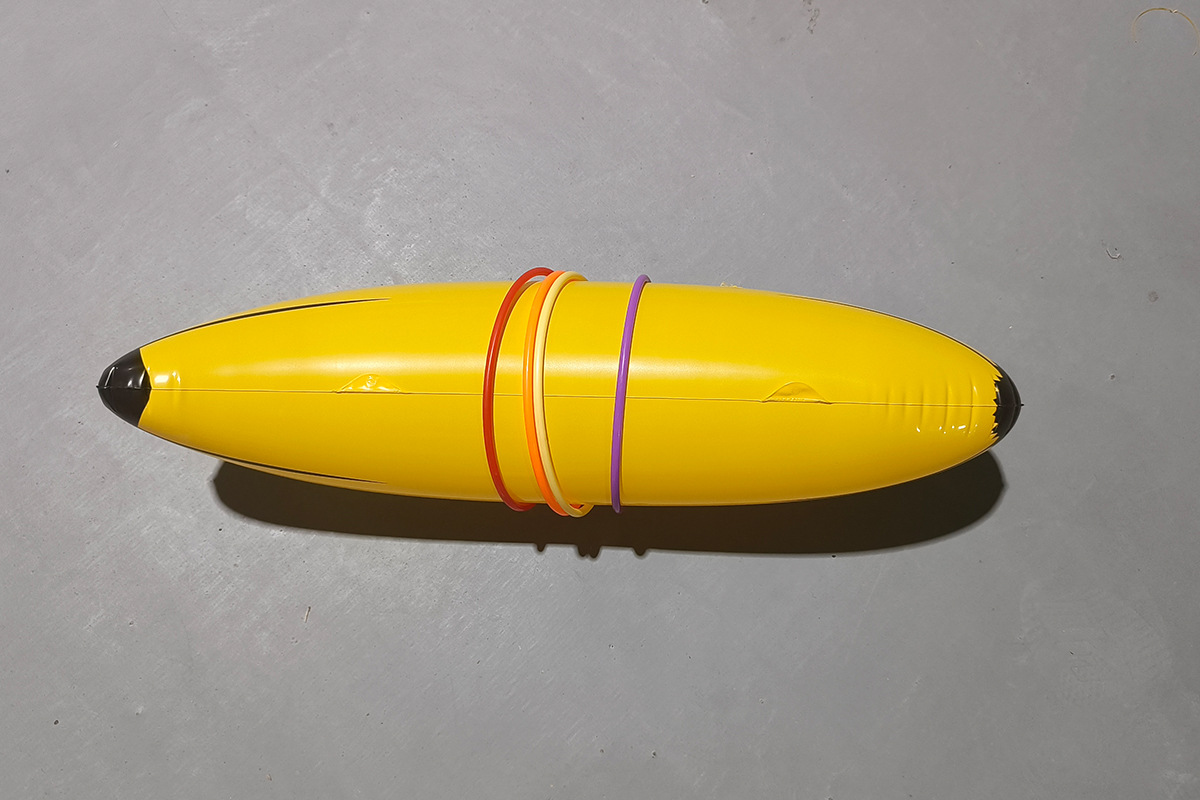 Conjunto pequeño de plátanos con círculo.