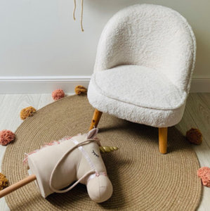 Eibele Modernes Design Kindersofa Blütenblatt-Flauschiger Sitz Super Niedlicher Kinderstuhl Umweltfreundlich Leichtgewichtig Kindergarten-Sicherheit - Product Image 1