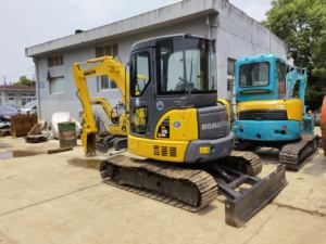 Miniexcavadora compacta de segunda mano, para construcción, Komatsu PC35 PC30, en buen estado, en venta - Product Image 4