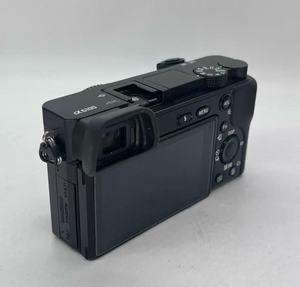 Appareil photo hybride Sony A6100 d'occasion, boîtier 24,2 MP APS-C, vidéo 4K, écran tactile orientable, bon état, prêt à être expédié - Product Image 2