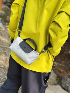 Nuevo Bolso de Hombro Mini Ligero con Diseño de Cuadrícula, de Piel Sintética, con Solapa y Cierre a Presión, Bolso Pequeño Tipo Tote con Asa Superior - Product Image 5