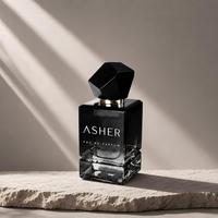 Flacon de parfum de luxe élégant 50 ml en verre carré facetté vide avec pulvérisateur, base épaisse et lourde, capuchon noir mat, anneau doré, avec boîte