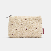 Pochette de maquillage en tissu Teddy de qualité supérieure avec fermeture éclair, sac de toilette en fausse fourrure en forme de cœur