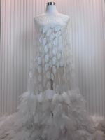 Tissu en tulle brodé avec des appliques florales bleues pour robe, décoration de mariage