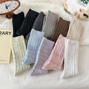 Automne et hiver nouvelle couleur <span class=keywords><strong>laine</strong></span> chaussettes <span class=keywords><strong>Mohair</strong></span> couleur Pure chaud Double aiguille chaussettes mi-mollet pile chaussettes pour femmes - Product Image 2