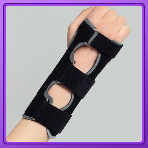 ที่รัดข้อมือเจิ้งรัน ขนาดเดียวใส่ได้ทุกขนาด สีดำ รองรับข้อต่อ สำหรับบาสเกตบอลและการนวดเพื่อสุขภาพ - Product Image 1
