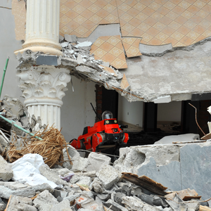 Perro Robótico Cuadrúpedo de Emergencia para Búsqueda y Rescate con Construcción de Metal y Goma, Control por Aplicación 5G para Funciones de Asistencia en Incendios - Product Image 5