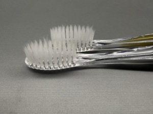 Brosse à dents <span class=keywords><strong>pingouin</strong></span> transparente jetable personnalisée poils métalliques aiguisés manche en plastique pour adultes soins bucco-dentaires hôtel Spa - Product Image 6