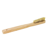 Brosse d'escalade en gros avec logo personnalisé, brosse d'escalade en hêtre à manche en plastique et poils de sanglier, brosse à craie pour le bouldering