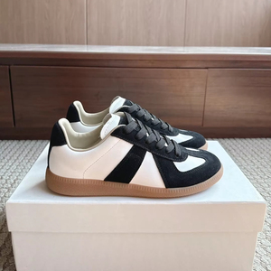 Nouvelles chaussures décontractées pour hommes, style polyvalent, respirantes, rétro, chaussures de marche, mode, caoutchouc plat, antidérapantes, chaussures de marche en plein air - Product Image 1