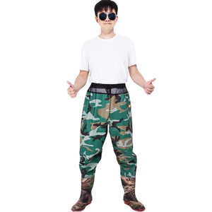 Waders de pêche légers et imperméables avec bottes intégrées pour hommes et femmes, parfaits pour la chasse - Product Image 1