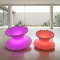 Chaise Gyroscopique LED Solaire Moderne en Plastique, Vente en Gros Usine, Pivotante à 360°, pour Divertissement Extérieur, Interaction et Télécommande