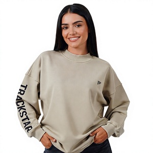 Sudadera Crema con Cuello Alto TRACKSTAR, Estampado Vertical en las Mangas, Oversize, Unisex, de Forro Polar Grueso, Estilo Urbano - Product Image 1