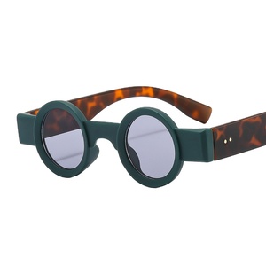 Offre Spéciale nouvelle Protection solaire <span class=keywords><strong>lunettes</strong></span> <span class=keywords><strong>de</strong></span> <span class=keywords><strong>soleil</strong></span> polarisées pour hommes et femmes classique approvisionnement d'usine <span class=keywords><strong>prix</strong></span> <span class=keywords><strong>de</strong></span> gros <span class=keywords><strong>lunettes</strong></span> <span class=keywords><strong>de</strong></span> <span class=keywords><strong>soleil</strong></span> en acétate - Product Image 1