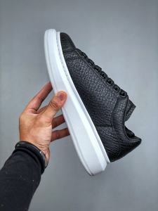 รองเท้าผู้ชายสไตล์เรโทรแบบสั่งทำพิเศษ งานเย็บมือ ดีไซน์แฟชั่น  พื้นหนา ให้ความสบายและทนทาน - Product Image 3