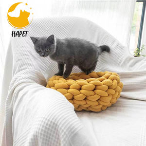 Lit pour chat au crochet fait main meubles en polyester confortables avec nid rectangulaire tricoté épais emballé en carton grotte pour animaux de compagnie - Product Image 3