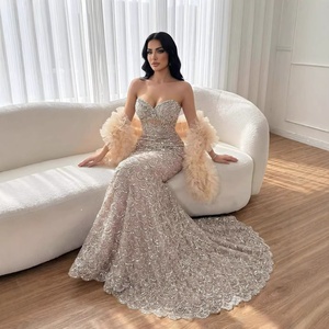 Robe de soirée sirène de luxe crème Serene <span class=keywords><strong>Hill</strong></span> LA73365B ornée de perles, collection 2026, robe de cérémonie pour célébrités avec châle à volants et plumes - Product Image 3