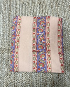 Tissu indien imprimé à la main 100% coton, doux et naturel, vendu au mètre, idéal pour les robes féminines. - Product Image 4
