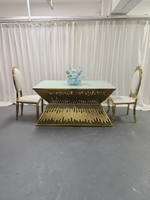 Table à manger rectangulaire de luxe en verre avec base métallique à rayures verticales or rose pour événements de mariage – Direct Usine