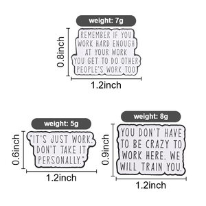 Pin esmaltado con citas satíricas sobre el lugar de trabajo: <span class=keywords><strong>No</strong></span> tienes que ser loco para <span class=keywords><strong>trabajar</strong></span> aquí, nos formaremos contigo. Broche, insignia para solapa de bolso, joyería. - Product Image 1