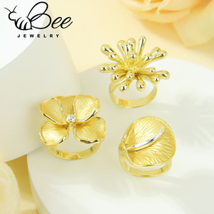 Anillos de Moda 2026, Anillos Cerrados de Cobre Chapado en Oro de 14k con Flores, Joyería de Diseño Único con Forma Geométrica para Chicas - Product Image 3