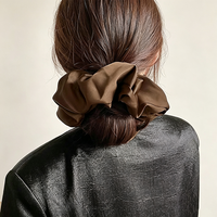Vente en gros de chouchous pour cheveux en satin surdimensionnés de style coréen, élégants, en soie, élastiques, accessoires de mode pour femmes