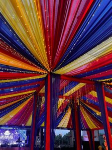 Mái che nắng ngoài trời đặt làm riêng kiểu dáng thanh lịch với rèm voan bay bổng, thích hợp cho ăn uống ngoài trời, đám cưới đường phố, không gian rộng lớn, nhiều màu sắc - Product Image 2