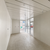 Caseta de Jardín Prefabricada, Casa Modular con Puerta y Ventanas de Vidrio, Caseta de Almacenamiento Exterior para Oficina en el Patio Trasero y Almacenamiento de Herramientas