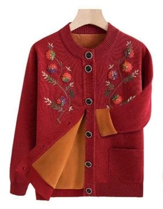 Kardigan Rajut Ukuran Besar untuk Ibu dan Nenek, Mantel Sweater Bordir Cantik untuk Lansia, Dilengkapi Fleece Tebal untuk Musim Gugur dan Musim Dingin - Product Image 4