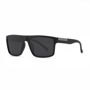 Lunettes de soleil polarisées pour hommes, monture carrée noire, protection UV400, verres TAC, monture en plastique et métal, 5609 - Product Image 3