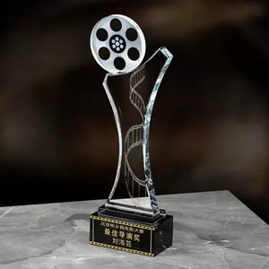 Großhandel Custom Made Filmmusik Festival Award Attribute Kristall Trophäe Award TV Movie Academy Tassen und Trophäen