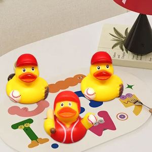Oferta Especial: Patitos de Goma Amarillos de Seguridad con Forma de Pelota de Béisbol de 2 Pulgadas, Juguetes de Baño Cognitivos Flotantes Aptos para Bebés, Unisex, al por Mayor - Product Image 4