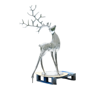 Scultura di Cervo Maschio e Femmina per Decorazione d'Interni, Grande Formato, in Resina Argentata Elettroplaccata e Dipinta a Mano - Product Image 1
