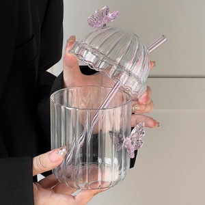 Bicchiere in Vetro Borosilicato 3D a Forma di Farfalla da <span class=keywords><strong>500</strong></span> <span class=keywords><strong>ml</strong></span> per Caffè Freddo, Succo, Latte e Bevande Fredde con Coperchio e Cannuccia - Product Image 3