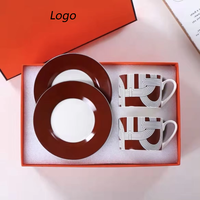 Ensemble de 4 tasses et soucoupes en céramique de style circuit de course, luxe léger et simple, pour le thé de l'après-midi à la maison