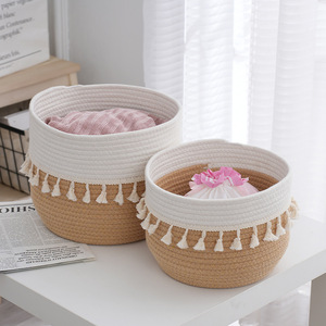 Panier de rangement en corde de coton tissé à la main, rond, jaune et blanc, grande capacité, organisateur de vêtements avec pompons pour la maison - Product Image 1